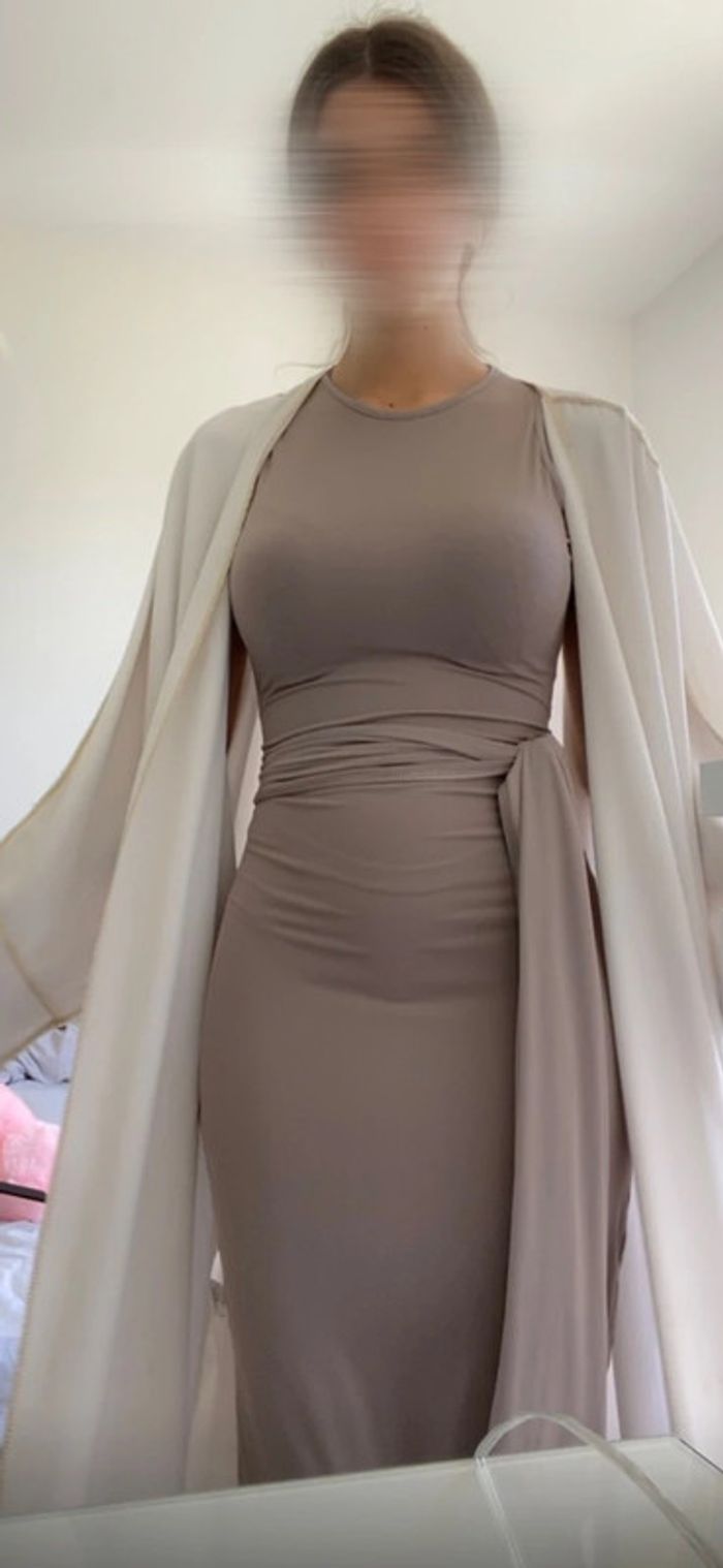 Robe longue drapée nouée taille 34