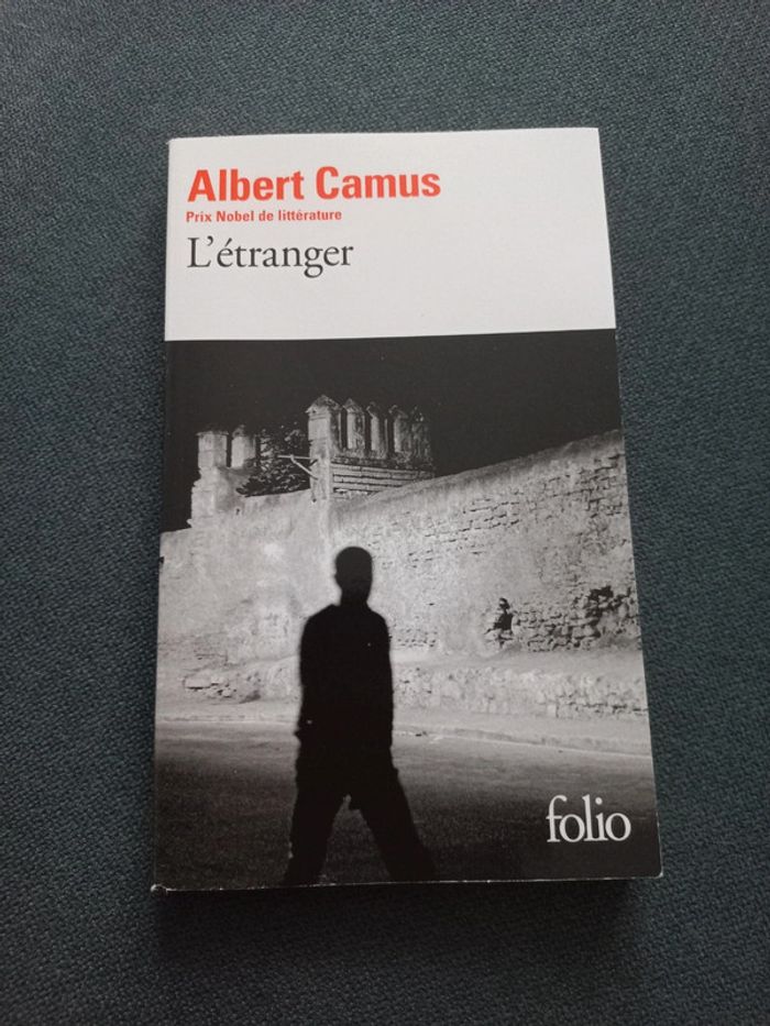 Livre L'étranger de Albert Camus