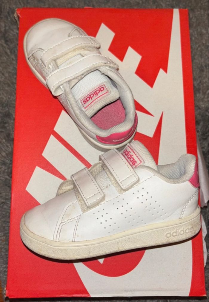 Chaussure adidas taille 22