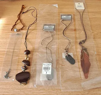 Lot colliers 6 pieces
