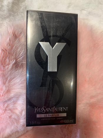 Y YVES SAINT LAURENT
