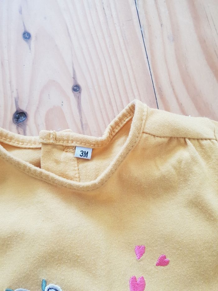 Tee shirt jaune - photo numéro 2