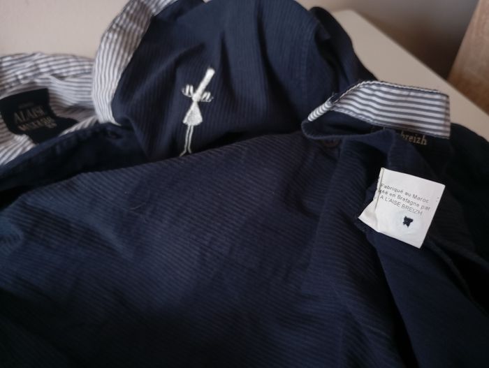 Chemise marine. Rayures .Manches longues . T34 XS. Cotin polyamide elasthane . Très bon état - photo numéro 10