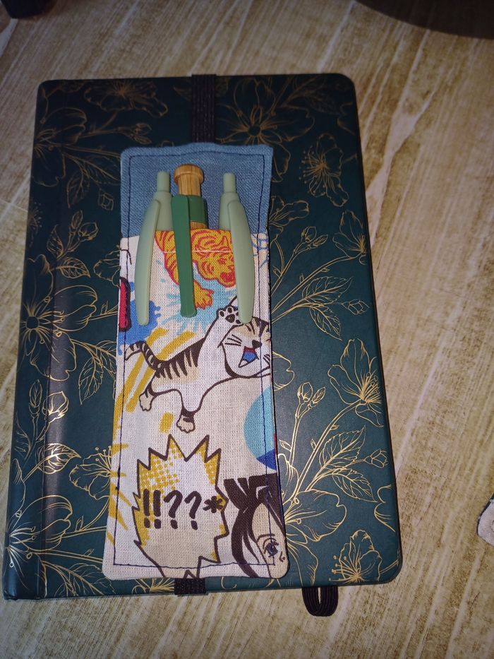 Marque-page étui à crayon Manga