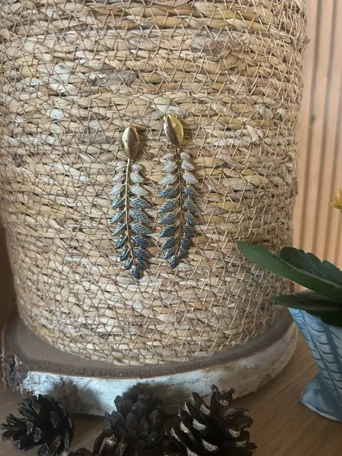 Boucles d’oreilles feuilles neuves