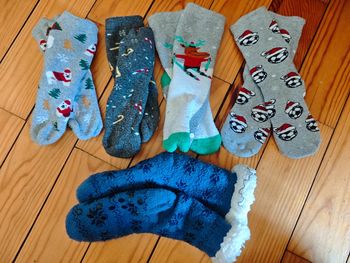 5 chaussettes antidérapantes 27-30