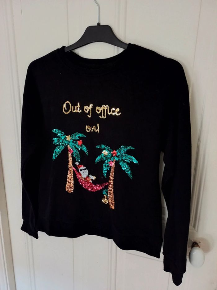 Sweat noir à sequins "Out of Office On!"
