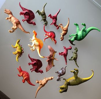 Lot de 17 dinosaures 