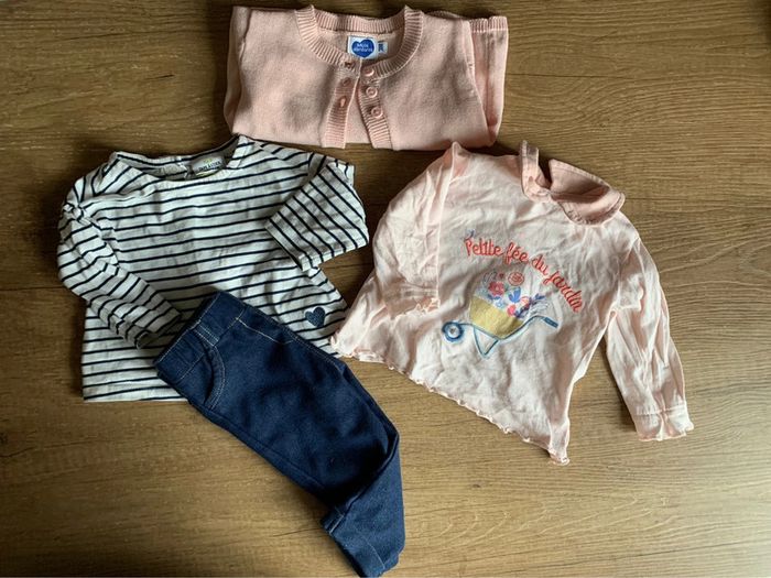 Lot 4 pièces Kiabi tao mots d enfants comme neuf 3 mois
