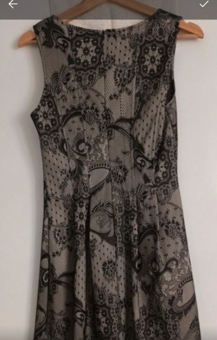 Robe (dentelle noire sur fond beige) & Boléro noir