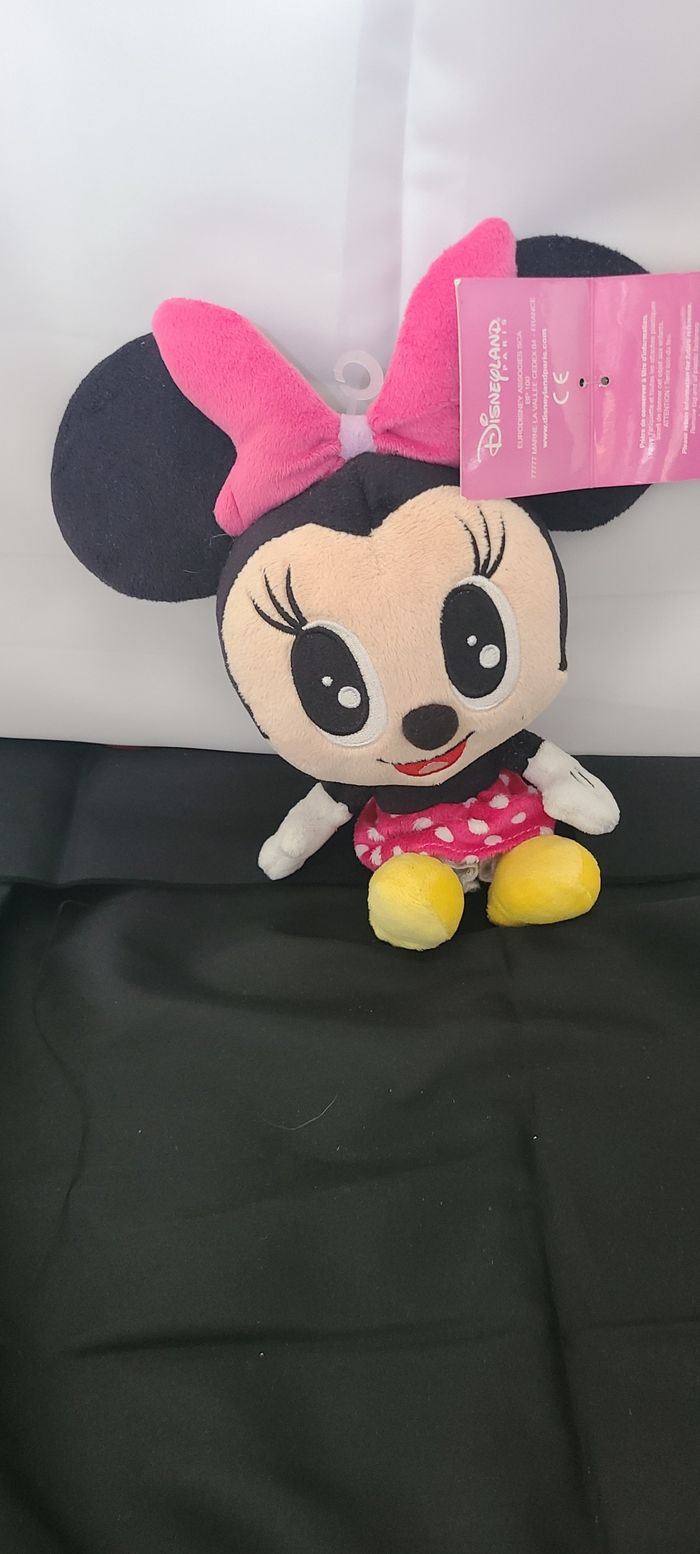 Peluche baby Minnie noir rose à pois DISNEYLAND - photo numéro 2
