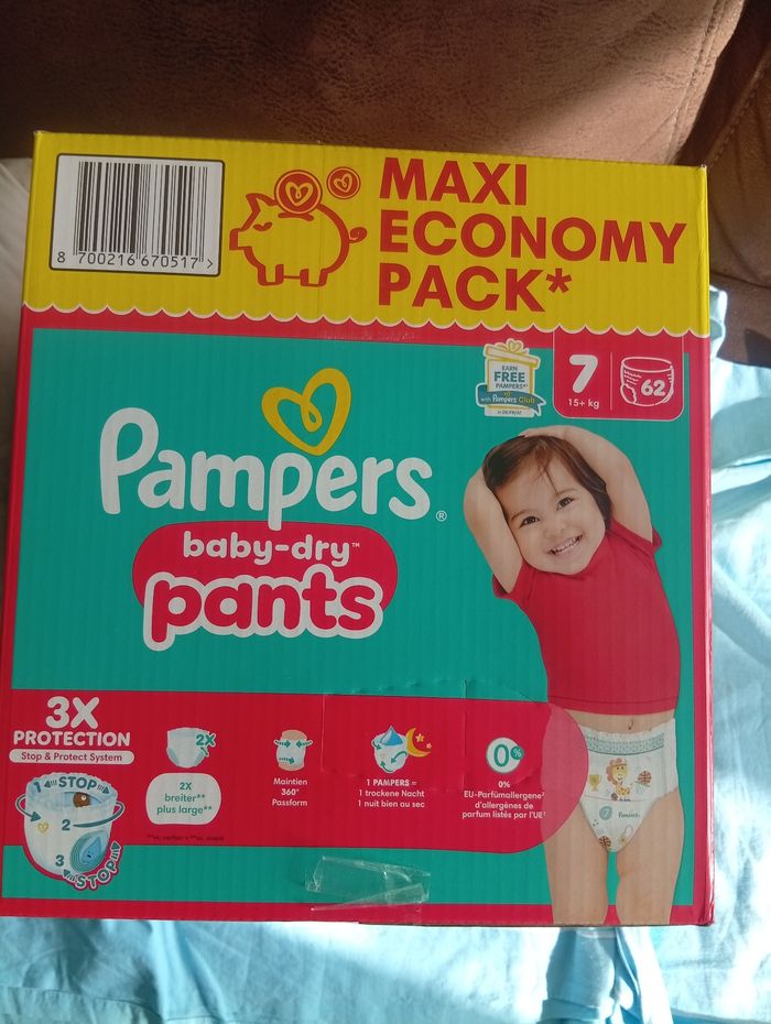 Couches Pampers taille 7