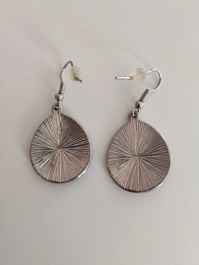 Boucles d'oreilles fantaisie - photo numéro 2
