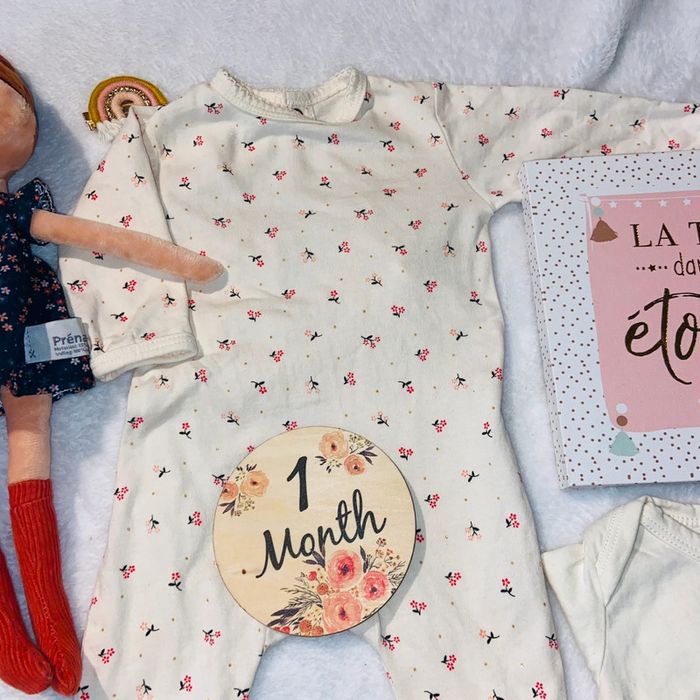 Très joli ensemble body et pyjama léger - TAO/Kiabi - 1 mois 🌺 - photo numéro 2