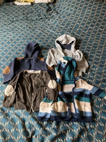 Lot vestes 12 mois