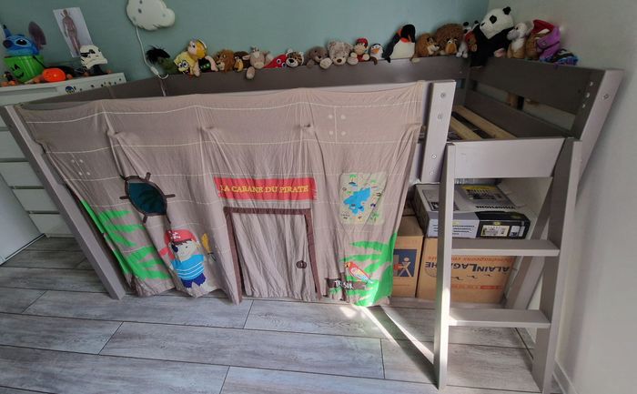 Urgent - Lit avec sommier matelas et tente de lit