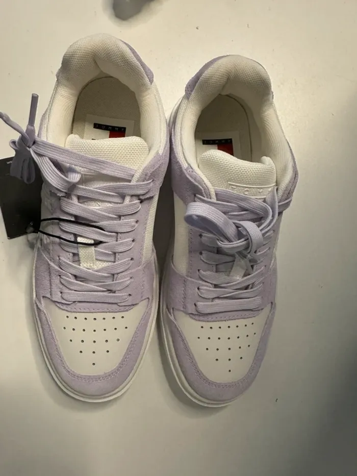 Baskets Tommy Jeans the brooklyn sued lavender flower. Neuves dans leur boîte. Taille 37 - photo numéro 7