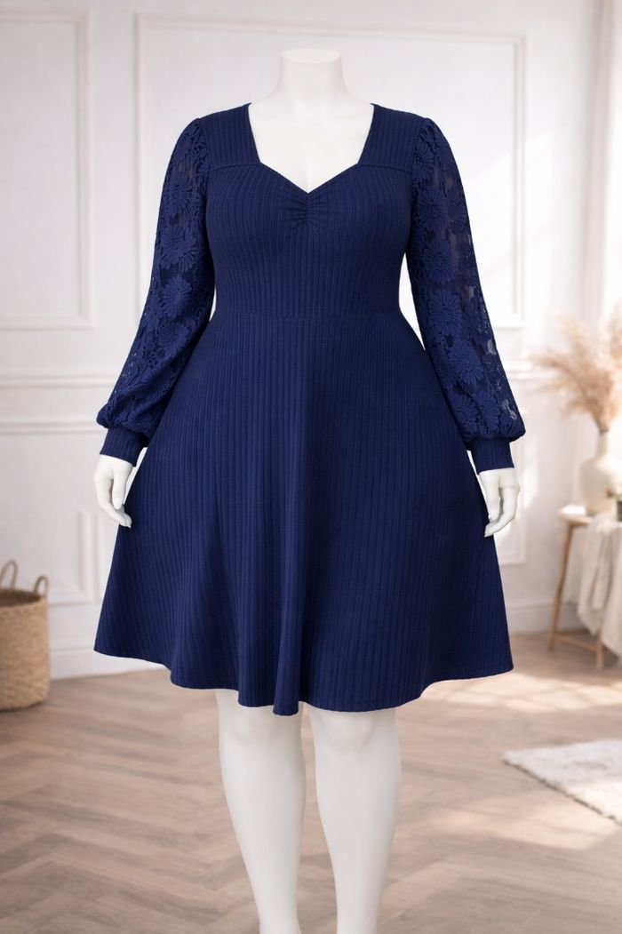 Robe patineuse en tricot manches longues dentelle midnight blue Femme taille 52 marque Asos 💍 - photo numéro 5