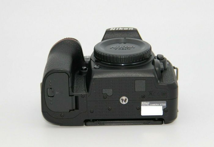 Nikon D7500 - photo numéro 2