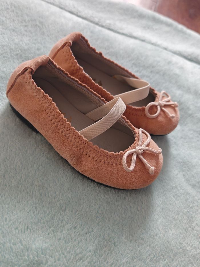 Chaussure plate taille 22