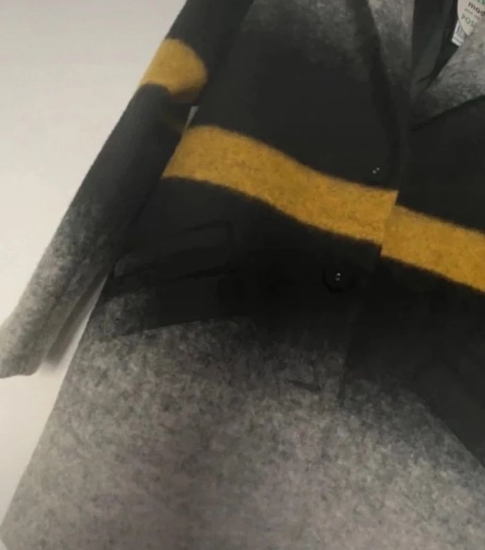 Superbe manteau de marque Mado et les autres  Taille 40 mais taille grand plus un 42 Neuf - photo numéro 2