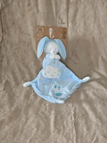 doudou lapin bleu trop cute