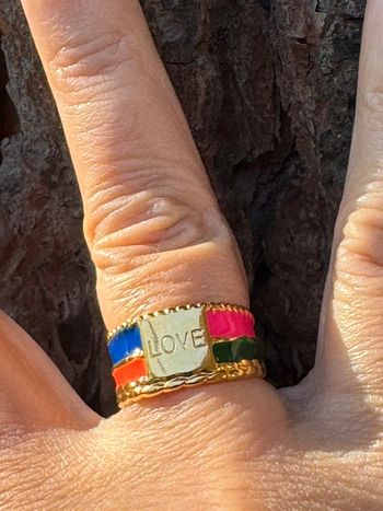 Bague réglable acier inoxydable or love résine multicolore