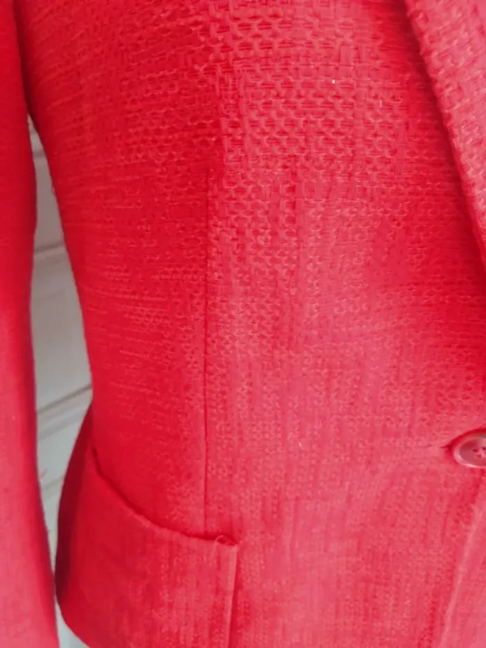 Veste Zara T38/M – rouge cintrée, chic et tendance - photo numéro 4