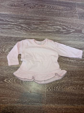 Tshirt manches longues rose avec des petites rayures blanches