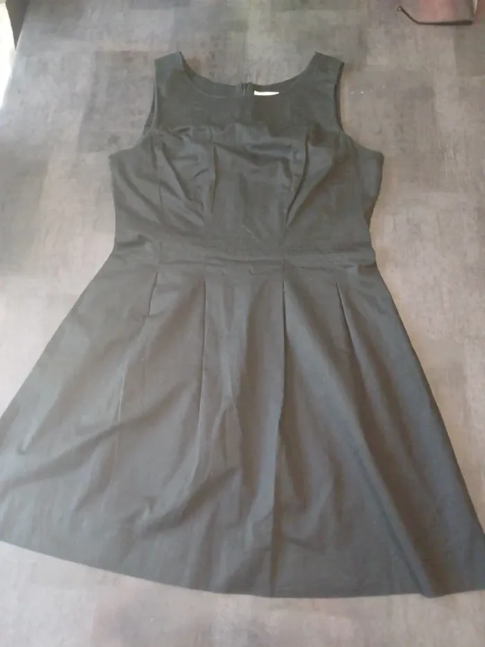 Robe noire - photo numéro 5