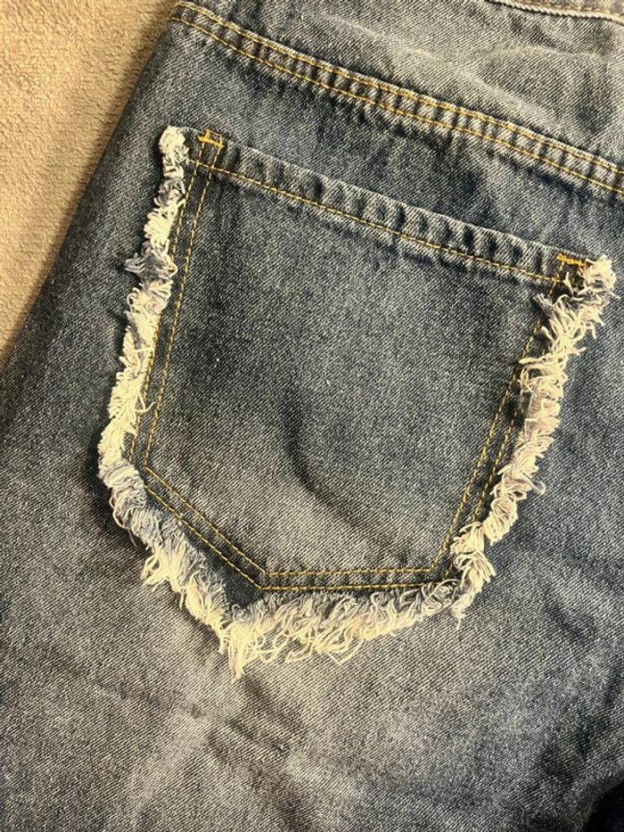 Short en denim blue jeans motif griffe brodé style Y2K oversize – Taille M - photo numéro 7