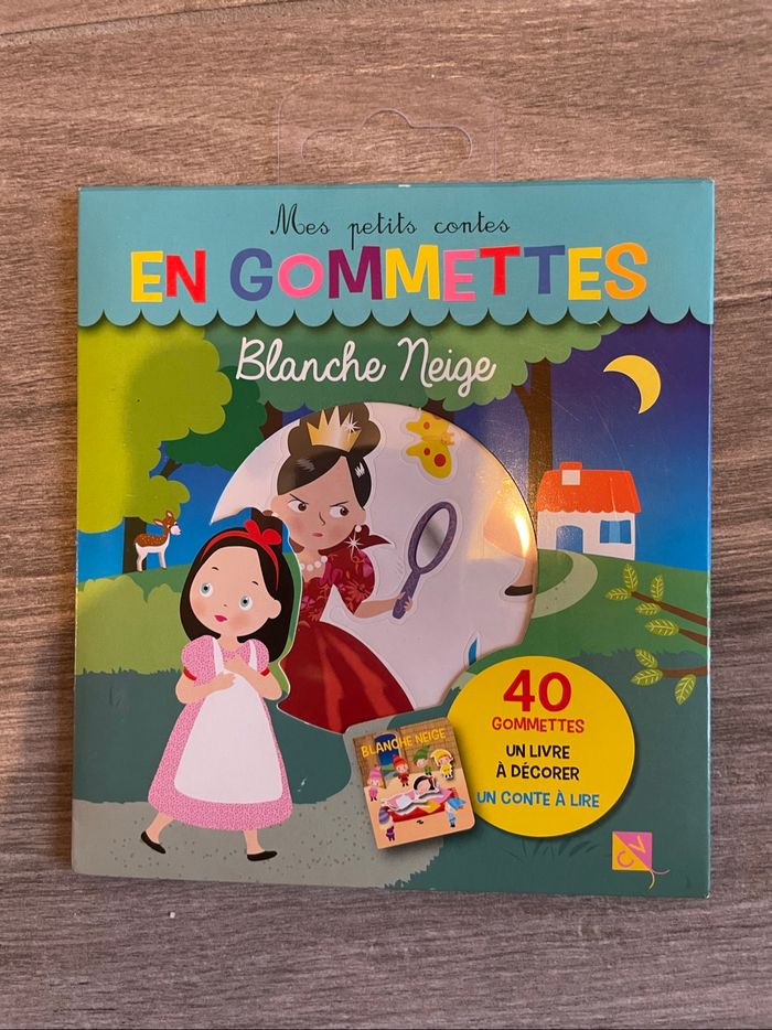 Livre et gommettes