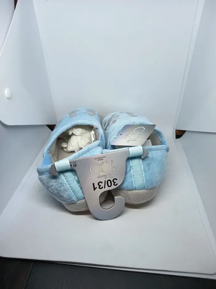 Chaussons Hiver Enfant - Disney 100 Ans - Taille 30/31 - photo numéro 3