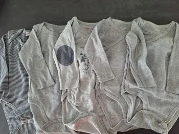 lot 5 bodies gris manche longue