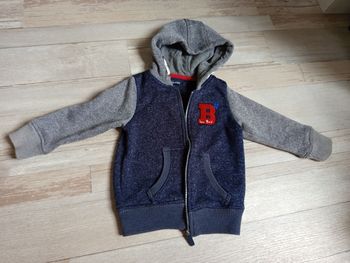 Veste à capuche zippé