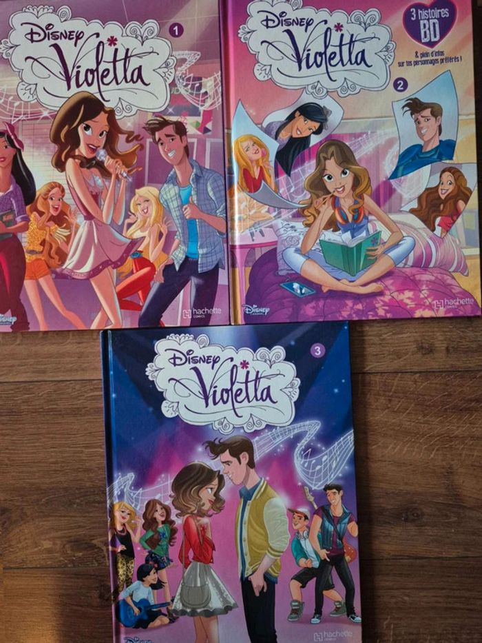 Lot  de  3 bandes dessinées  Violetta