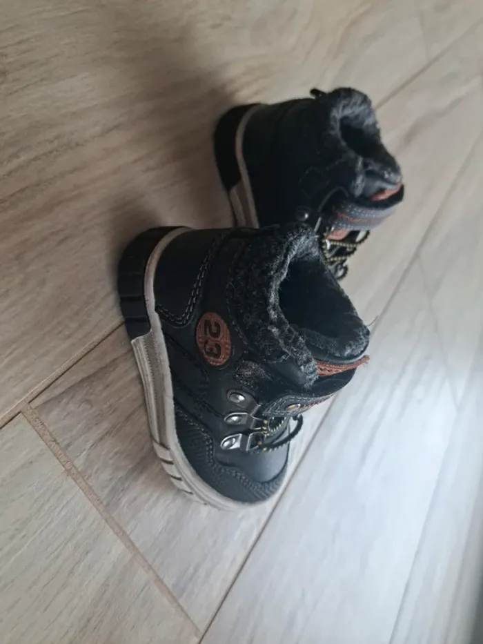 Chaussure montante taille 19 - photo numéro 4
