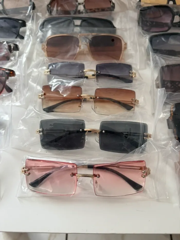 Lot de 19 paires de lunettes de soleil neuve encore emballé - photo numéro 7