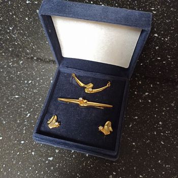 Coffret bijoux fantaisie broche collier boucles d'oreille