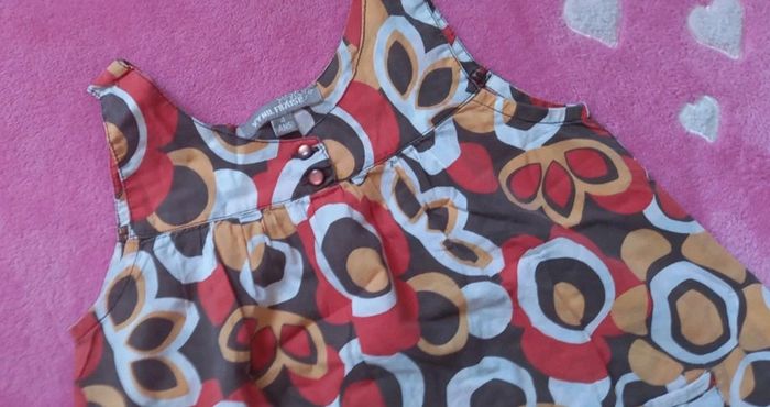 T-shirt Vinyl Fraise taille 4 ans en très bon état - photo numéro 2