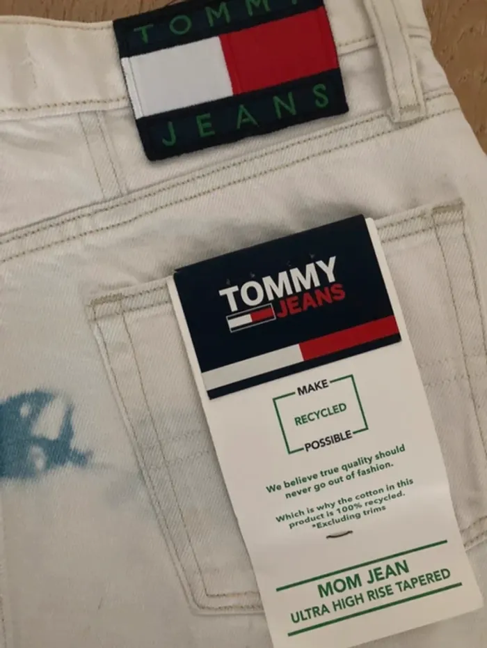Tommy Hilfiger Mom Jean tie and dye blanc bleu clair - photo numéro 8