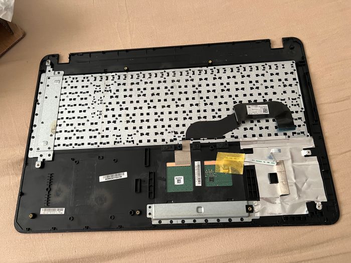 Clavier rouge complet – ASUS R540LJ (d’origine) - photo numéro 3