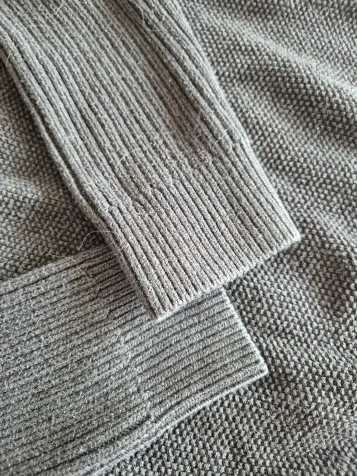 Pull CELIO  taille M maille nid d'abeille col avec fermeture - photo numéro 5