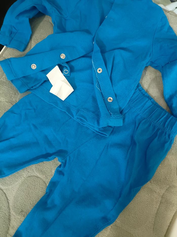 2 Ensemble pyjama 6 Mois pantalon tenue - photo numéro 4