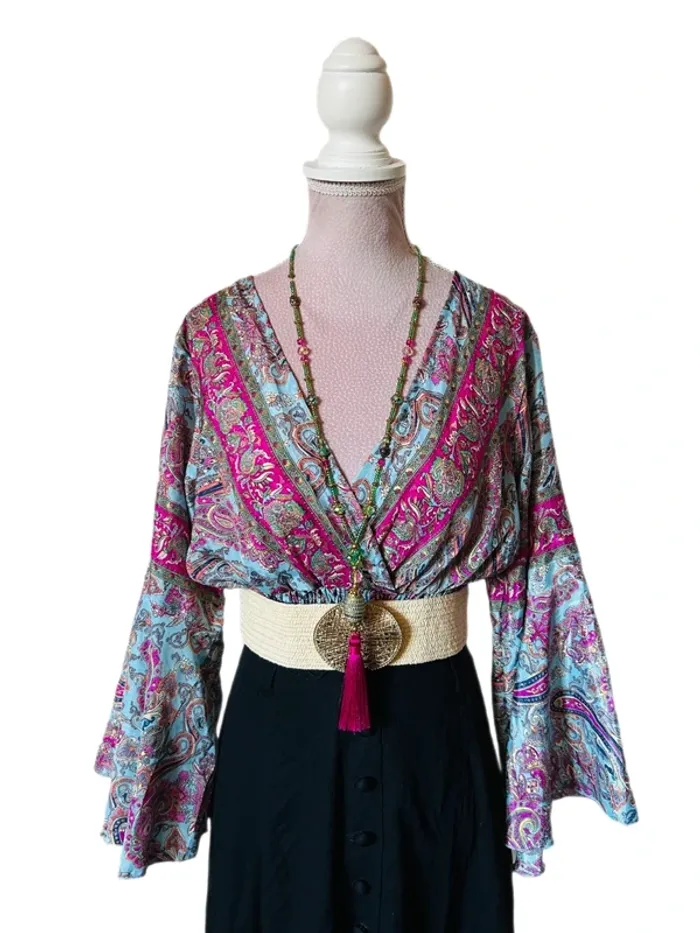 🩵🌸Blouse courte en soie bohème S/M Fairy hippie chic made in India paisley silk blouse🌸🩵 - photo numéro 7