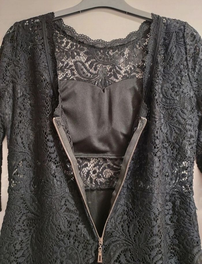 Robe noire en dentelle - photo numéro 3