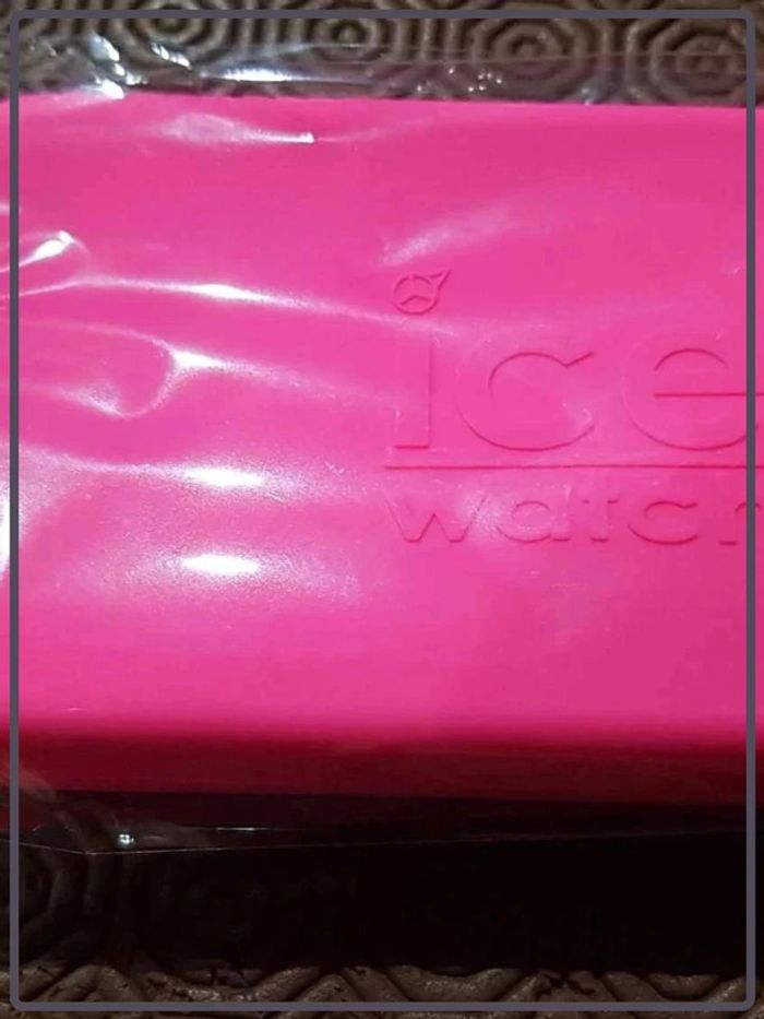 Pochette rose neuve silicone Ice Watch