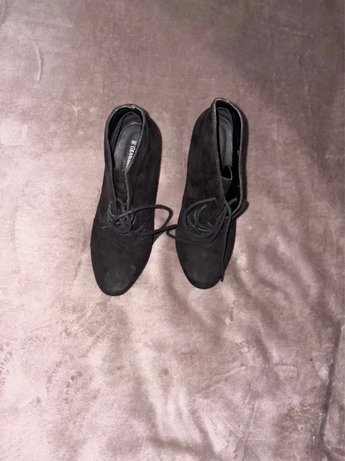 Bottines à talons à lacets femme taille 36 noires en très bon état. - photo numéro 3