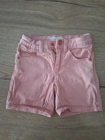 Short 4 ans