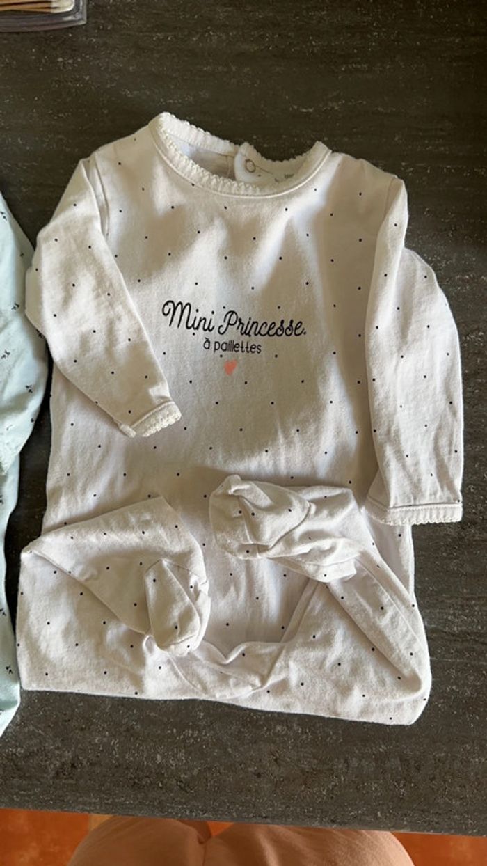 Lot de pyjama 9mois - photo numéro 2